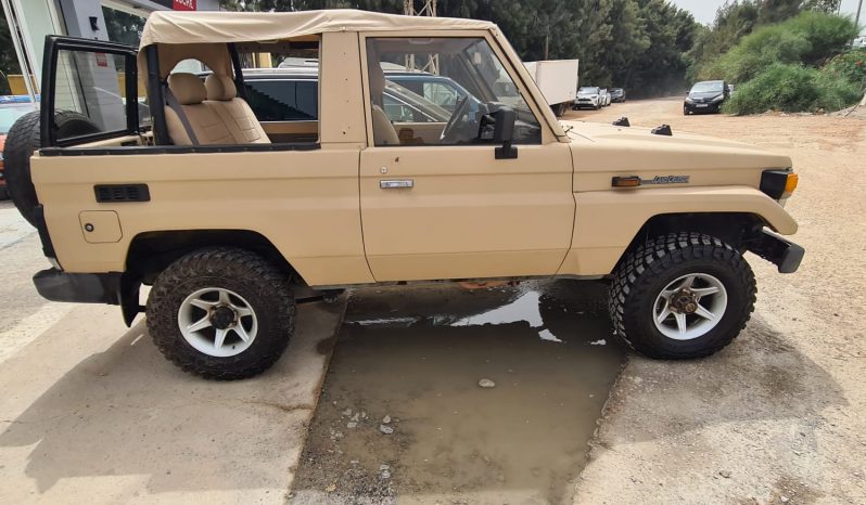 TOYOTA LAND CRUISER HARD TOP CLASICO AÑO 1986 lleno