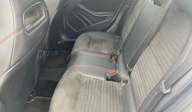 (VENDIDO) MERCEDES A 45 AMG 4 MATIC 2017 84.000 KMS 381 CV lleno