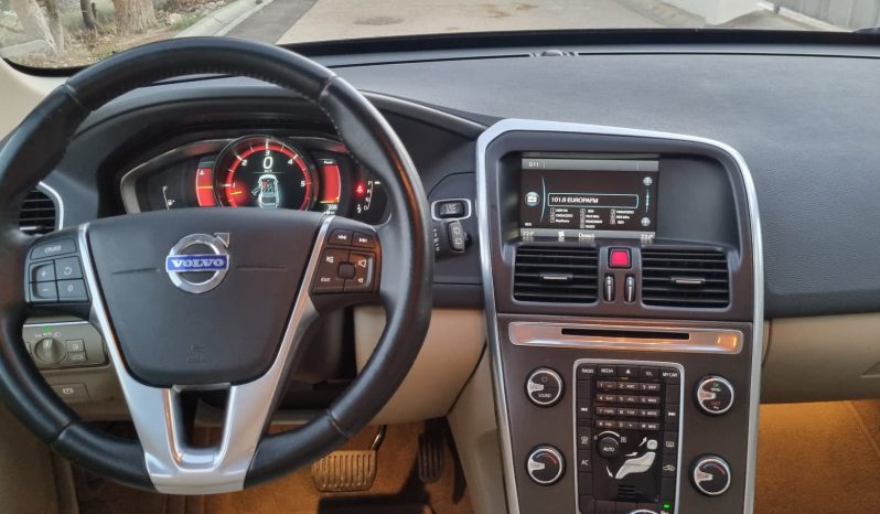 VOLVO XC60 MOMENTUN D3 2.0D 136CV 2013 AUTOMATICO FULL EQUIPE lleno